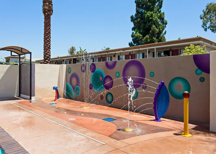 Holiday Inn Express & Suites Anaheim Resort Area By Ihg