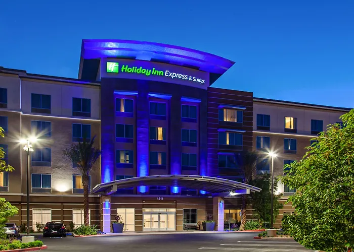 Holiday Inn Express & Suites Anaheim Resort Area By Ihg